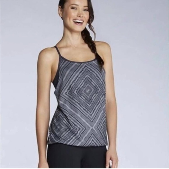 Fabletics Gray & Black Norwalk Aztec Diamond Built in Bra Workout Tank Top Small - Picture 1 of 7
